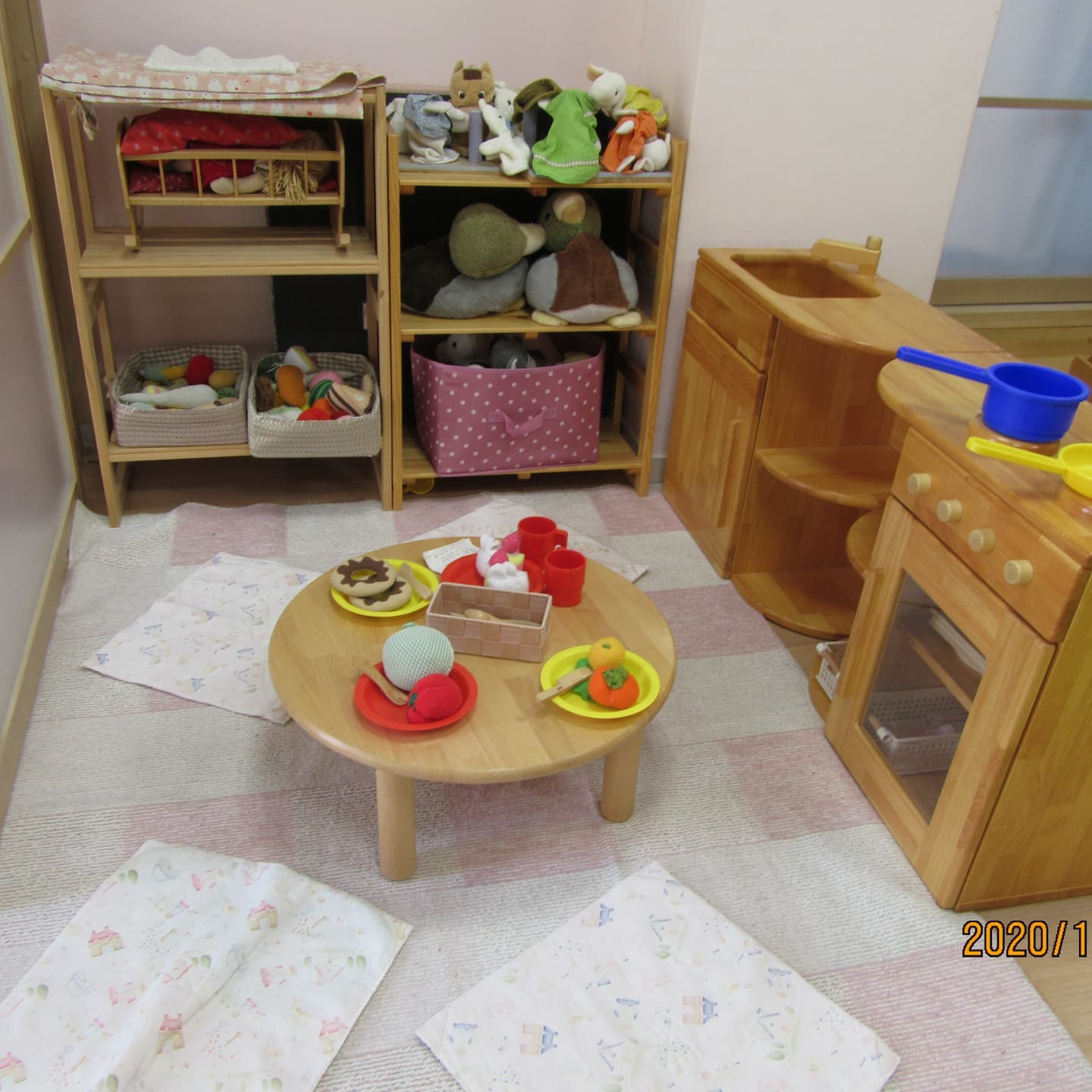 子ども用の木製おもちゃのキッチンセット